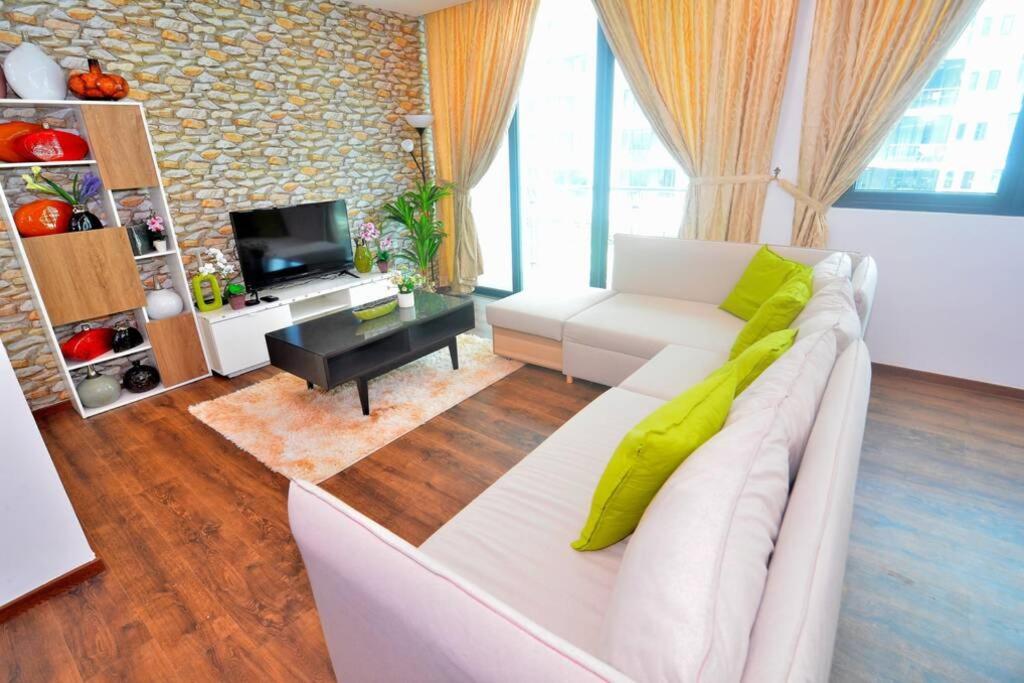 Vivacity Jazz Suite New Luxury Vivacity Cozy Home Lv8 Kuching Exterior foto